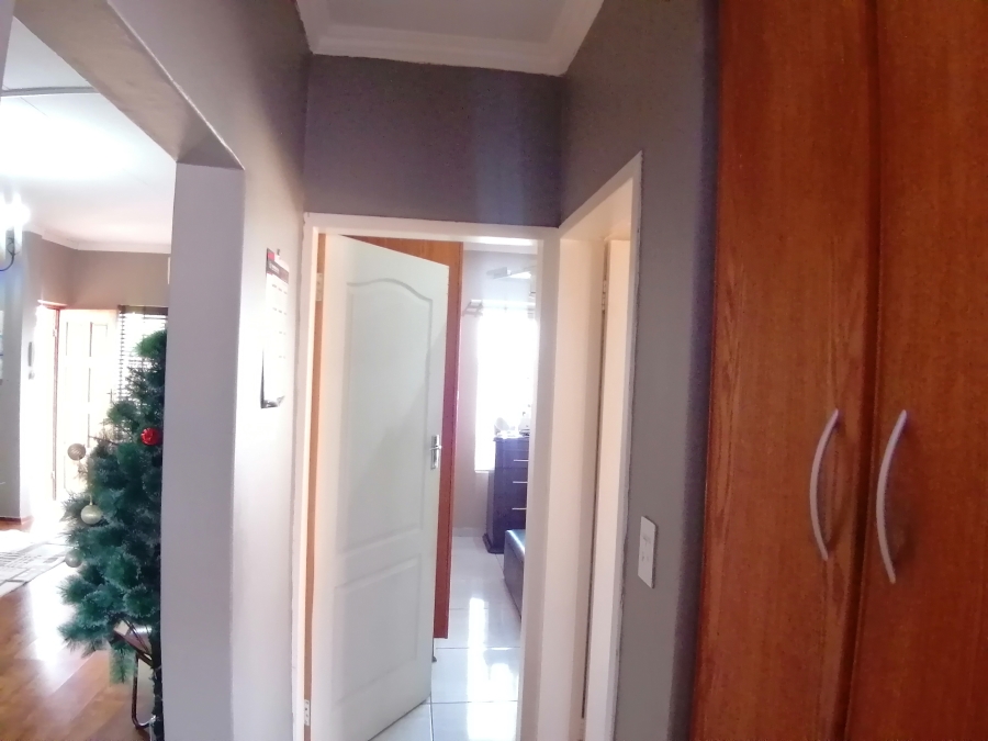 2 Bedroom Property for Sale in Meiringspark Ext 4 North West